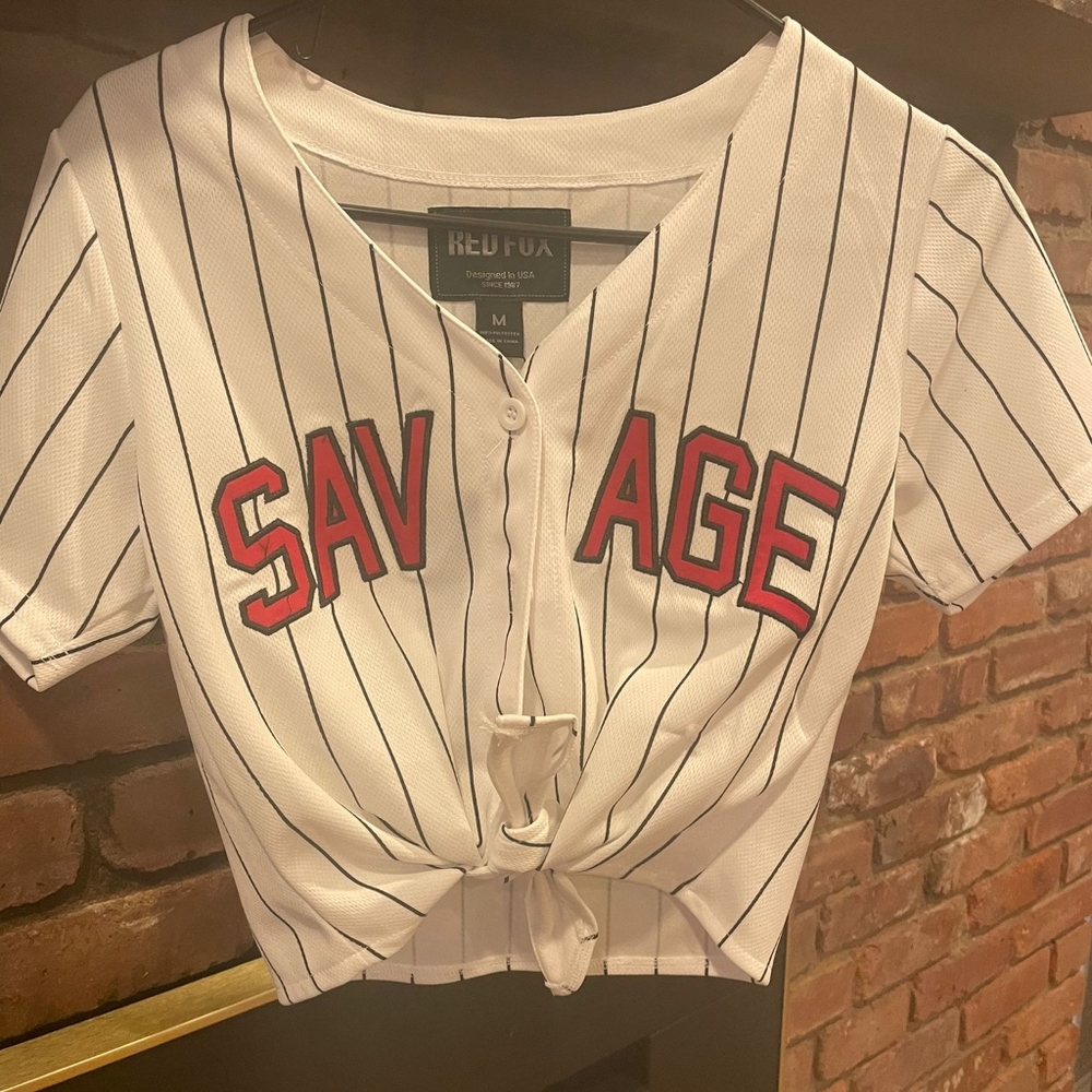 Red Fox Savage cropped baseball jersey